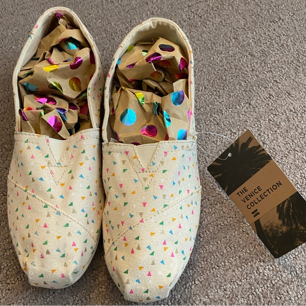 NWT tags Toms women’s classic natural Funfetti alpargata - size 7.5